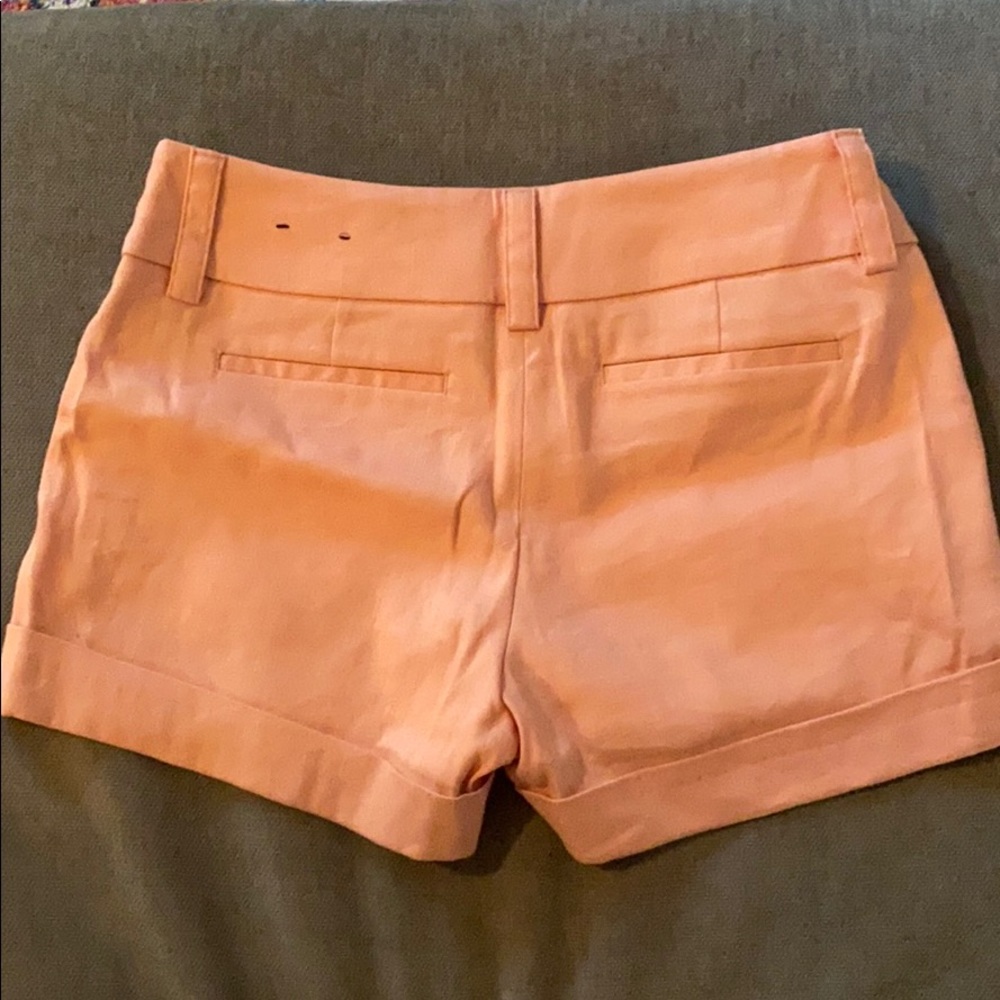 Express light salmon/peach shorts - Picture 2 of 3